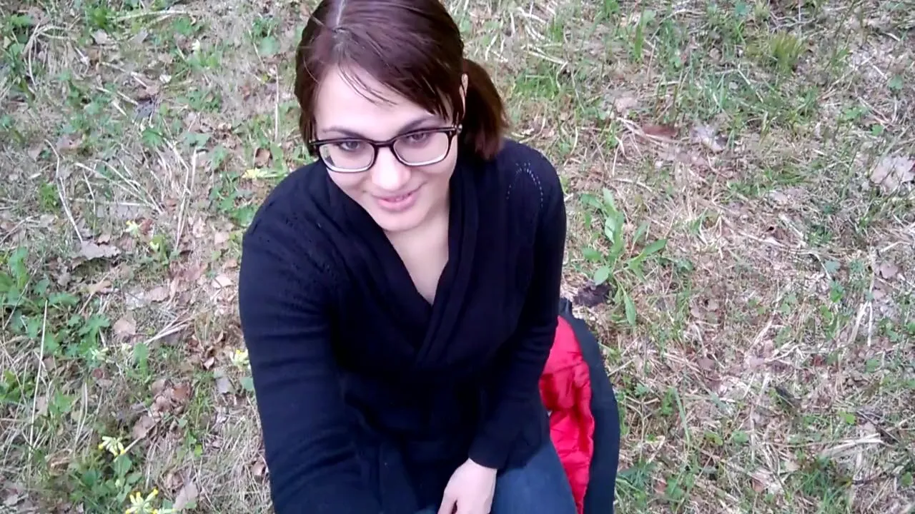 Минет в лесу с окончанием в рот