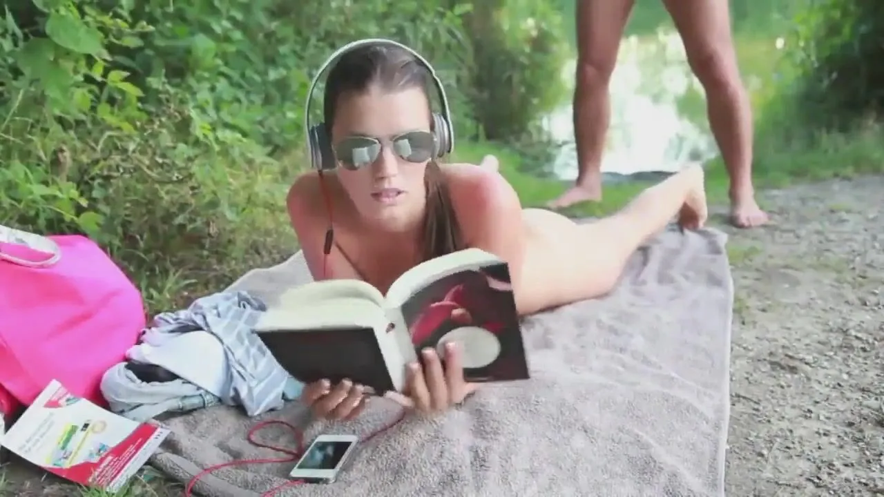 Сука раздает бесплатный секс