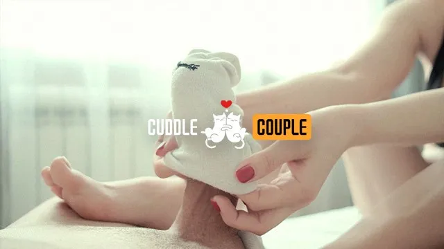 Дрочит хуй носком