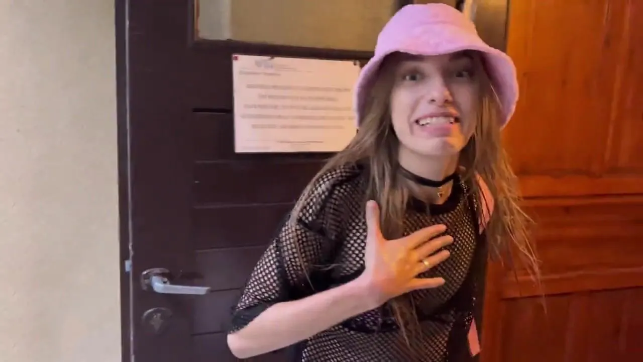 Секс с русской соседкой под дождем