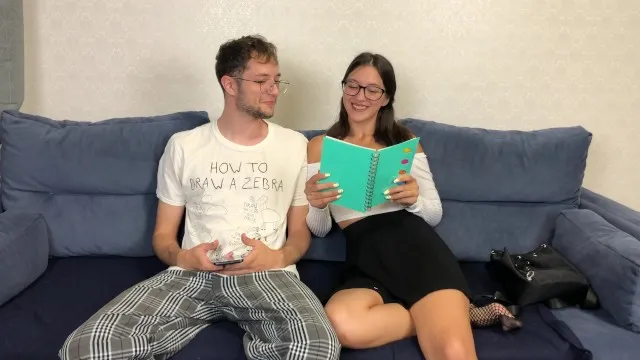 Помог ей с домашкой и с дрочкой