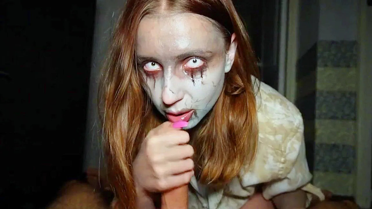 Дух нимфоманки явился, чтобы трахаться: озабоченная русская деваха вернулась с того света и трахает парня у него дома